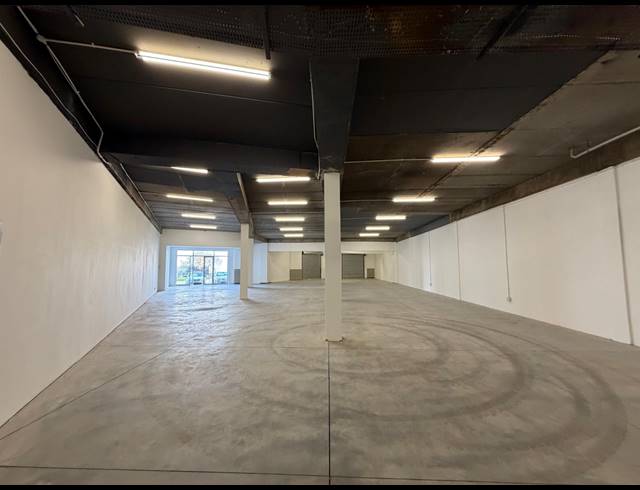 428M² WAREHOUSE TO LET IN HALFWAY HOUSE